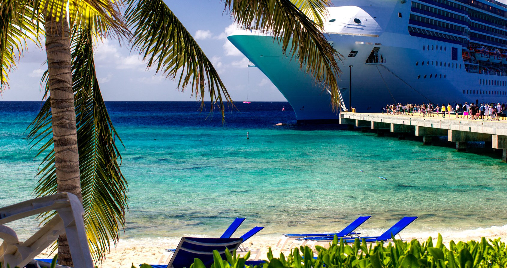 Turquoise Waters of Grand Turk Sea