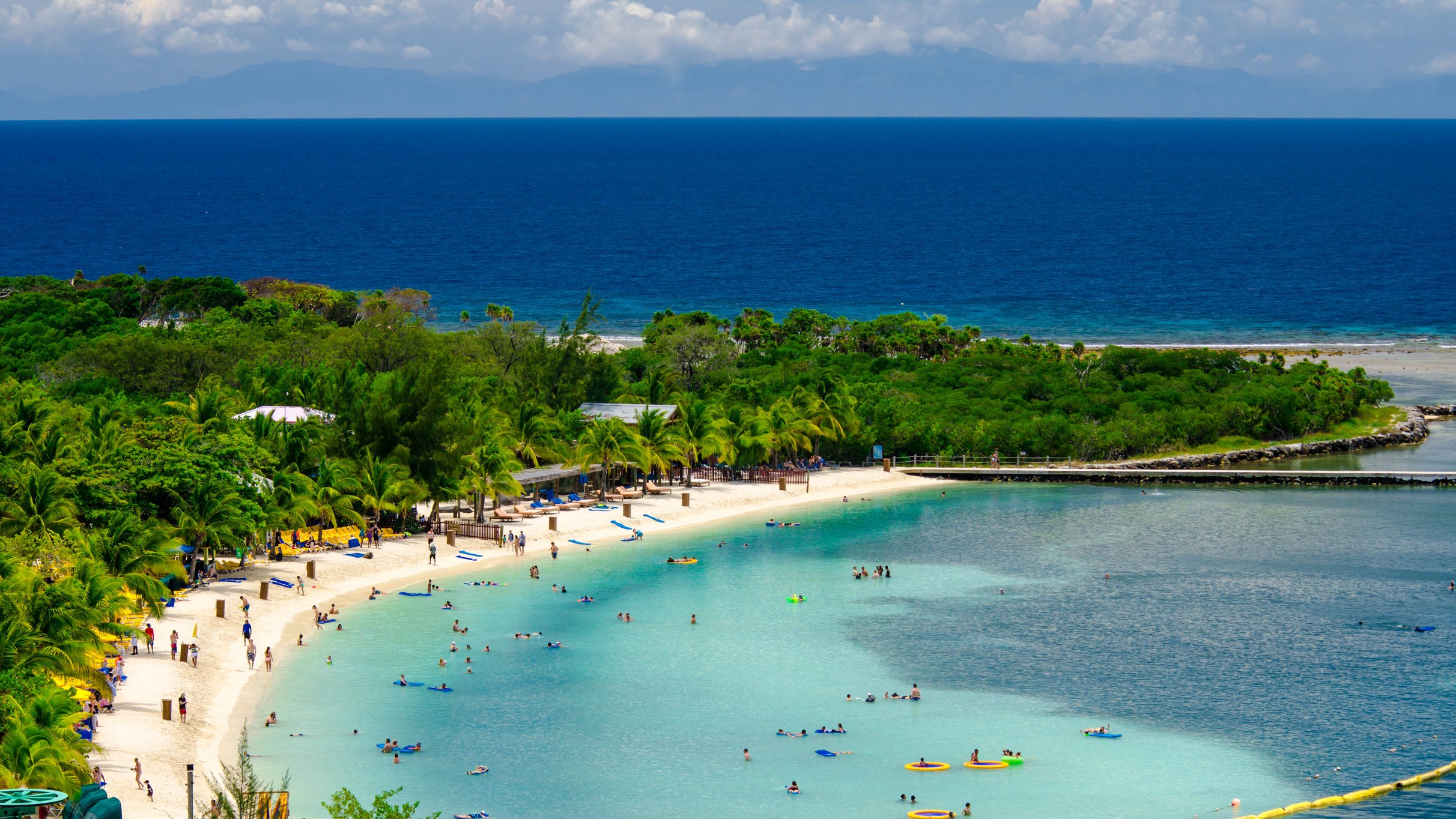 Mahogany Bay beach resort, Honduras